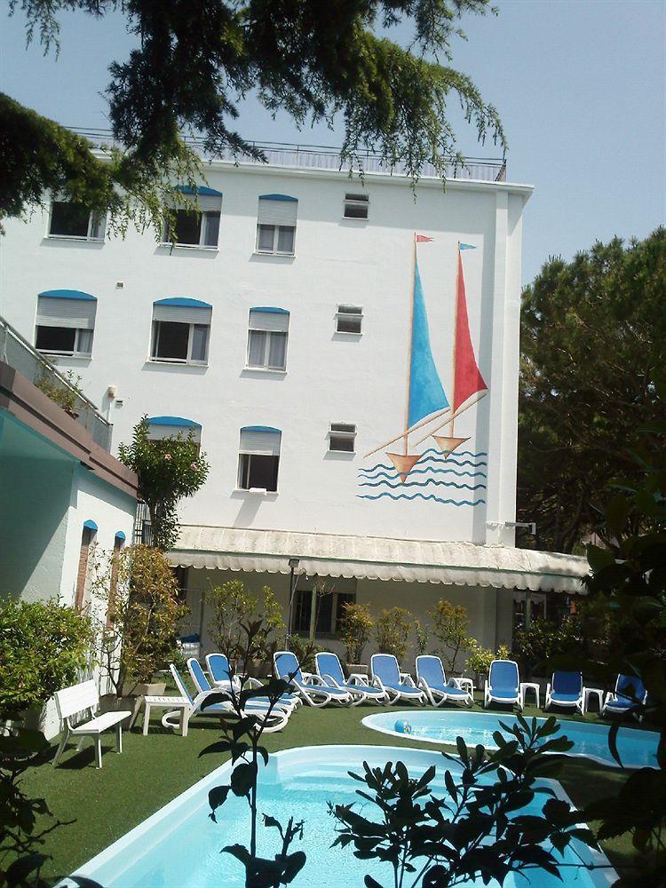 Hotel Manzoni 리도 디 예솔로 외부 사진