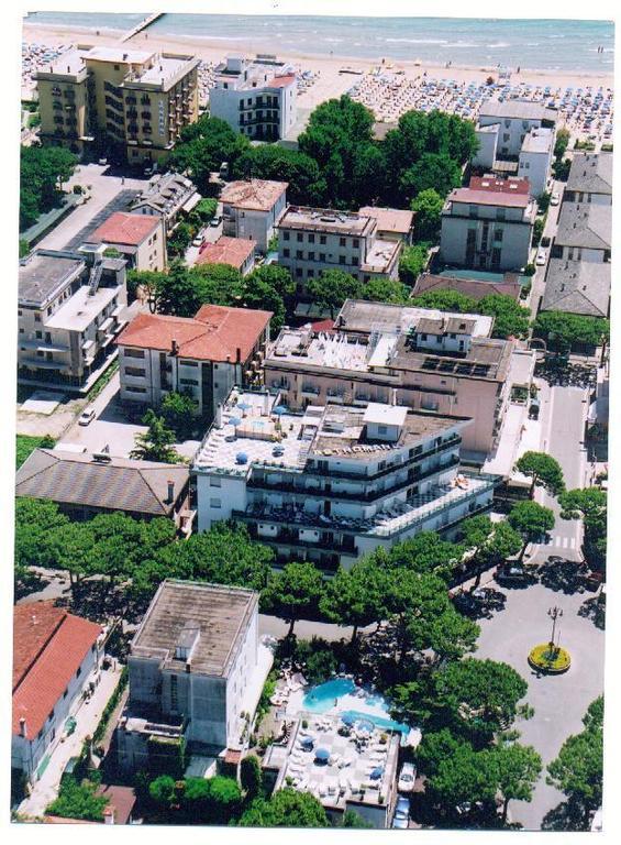Hotel Manzoni 리도 디 예솔로 외부 사진